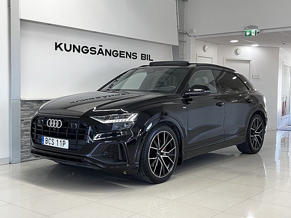 Audi Q8 3 of 5