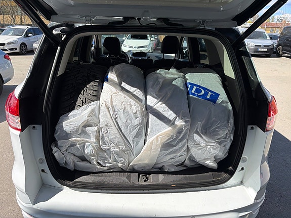 Ford Kuga 11 of 12