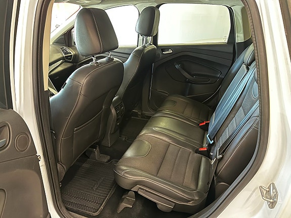 Ford Kuga 10 of 12