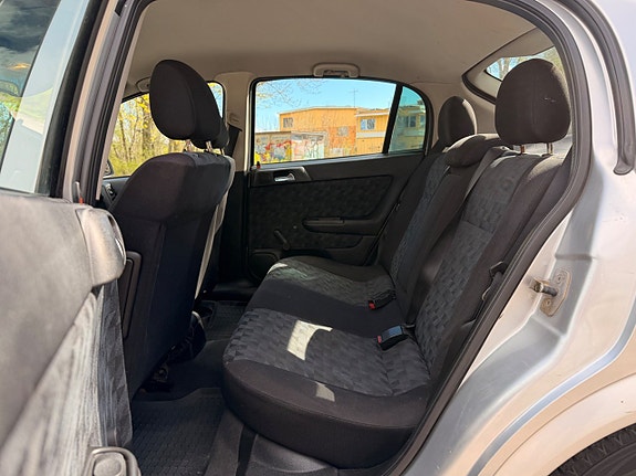 Opel Astra 9 of 10