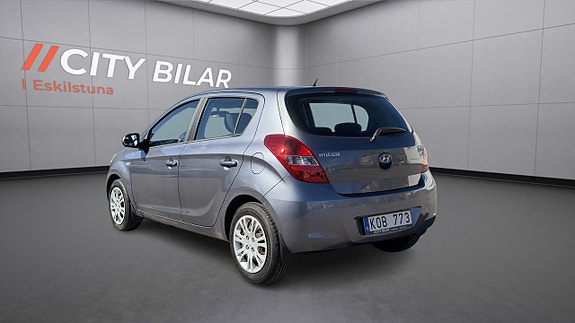 Hyundai i20 7 of 15