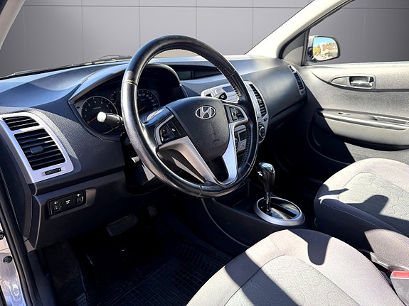 Hyundai i20 12 of 15
