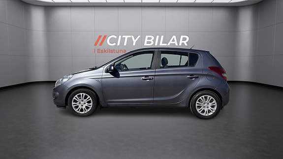 Hyundai i20 8 of 15