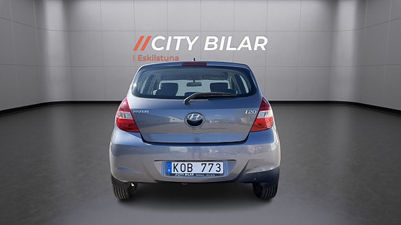 Hyundai i20 6 of 15
