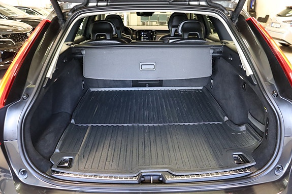 Volvo V90 Cross Country 10 of 23