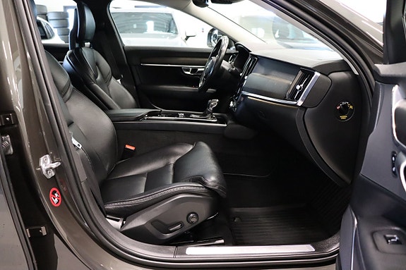 Volvo V90 Cross Country 14 of 23