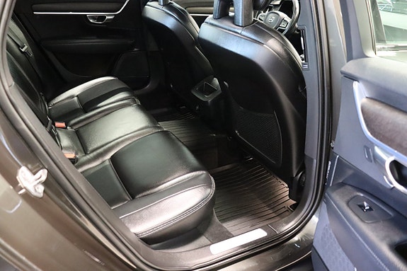 Volvo V90 Cross Country 13 of 23