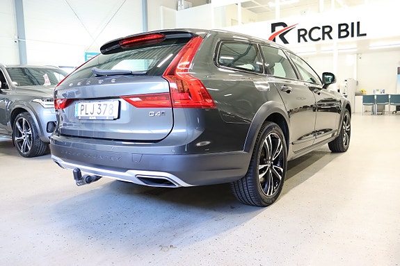 Volvo V90 Cross Country 4 of 5