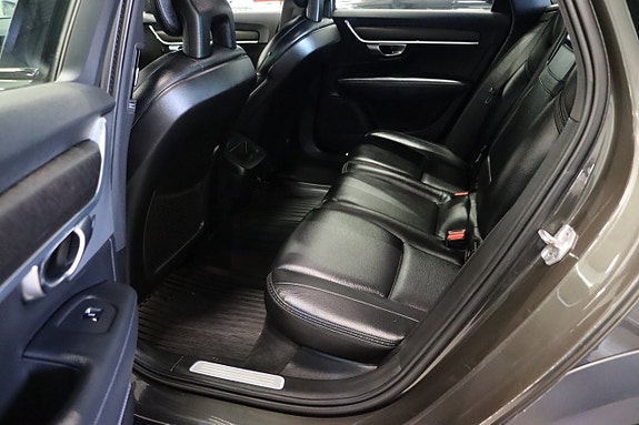 Volvo V90 Cross Country 8 of 23