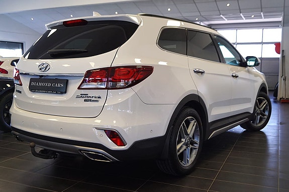 Hyundai Grand Santa Fe 3 of 5