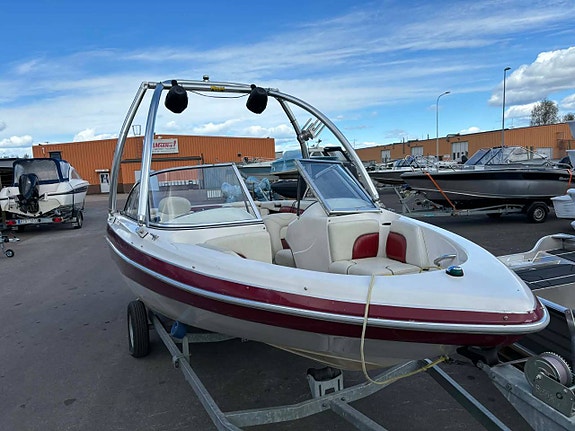 Astro 21 dc & Mercruiser 3.0L 135 hk -00 -Spara 10.000kr