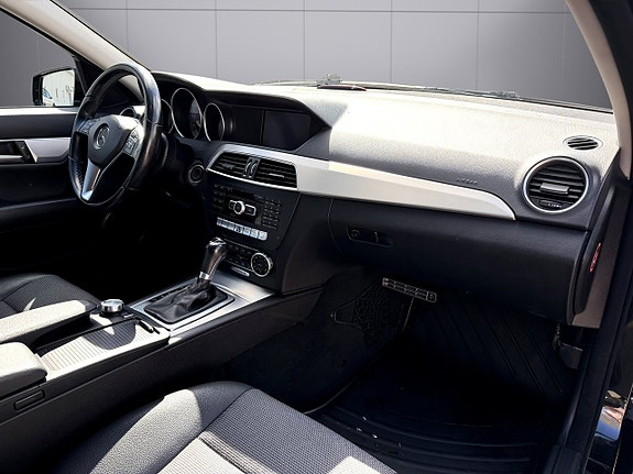 Mercedes-Benz C180 10 of 16
