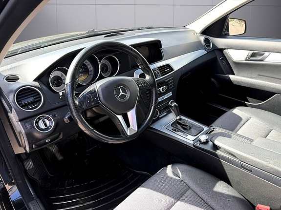 Mercedes-Benz C180 12 of 16