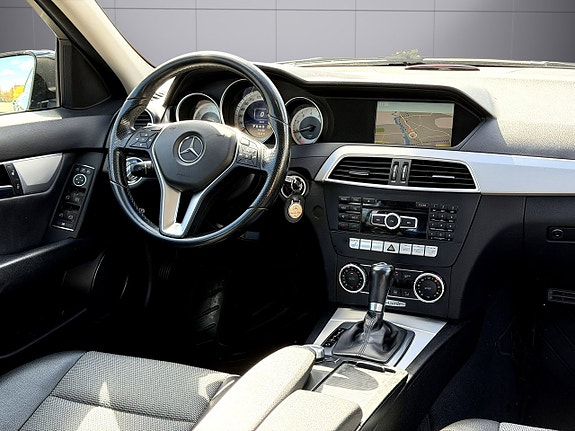 Mercedes-Benz C180 14 of 16