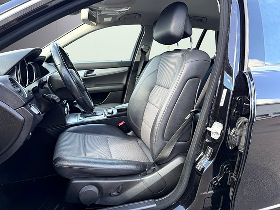 Mercedes-Benz C180 13 of 16