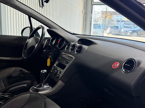 Peugeot 308 12 of 14