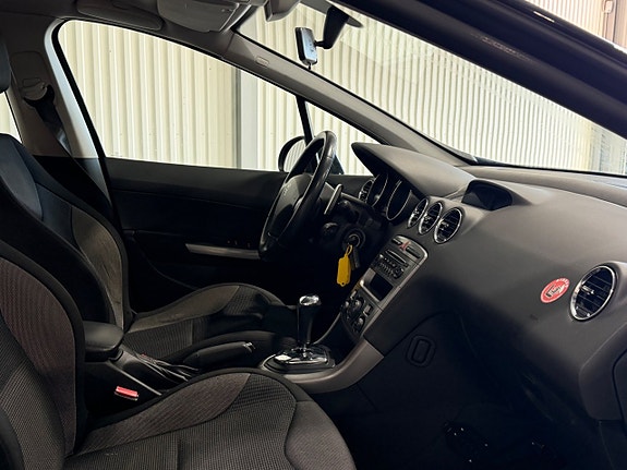 Peugeot 308 13 of 14
