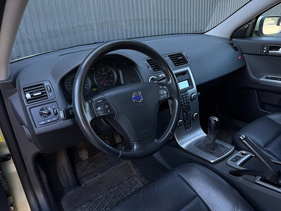 Volvo V50 8 of 11