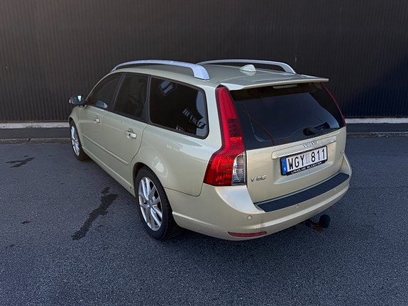 Volvo V50 2 of 11