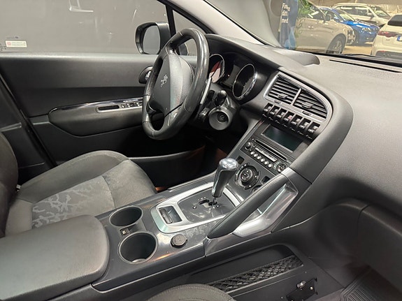 Peugeot 3008 8 of 18