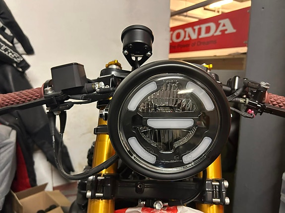 Honda CB750  Caferacer 6 of 9