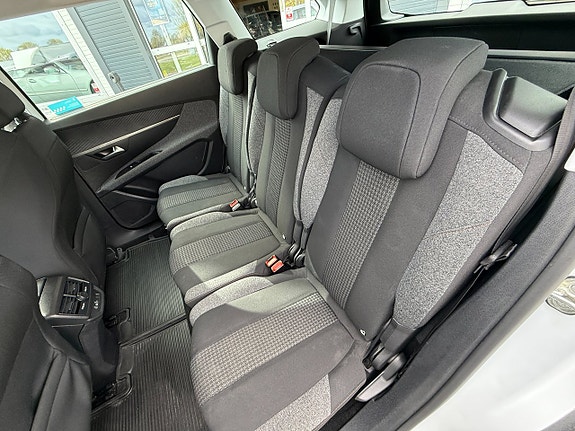 Peugeot 5008 10 of 15