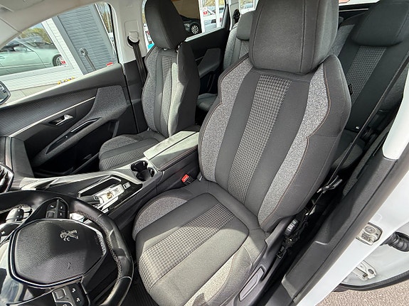 Peugeot 5008 9 of 15