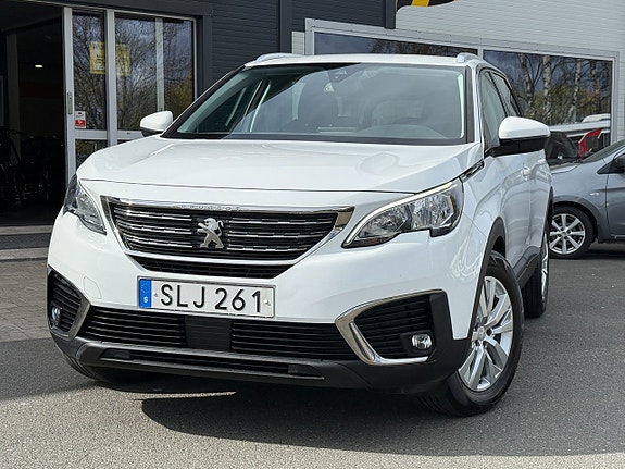 Peugeot 5008 2 of 5