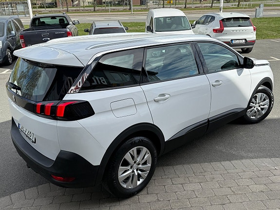 Peugeot 5008 4 of 5
