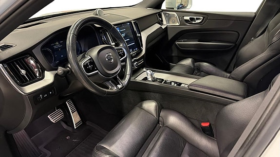 Volvo XC60 11 of 26