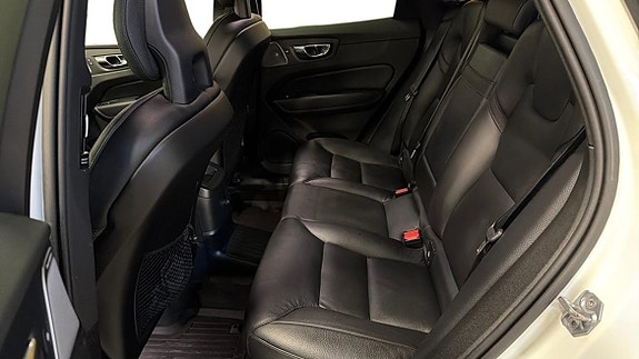 Volvo XC60 14 of 26