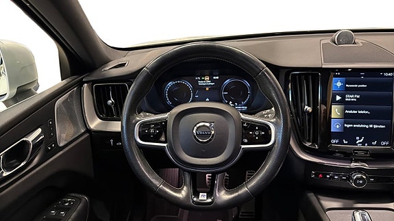 Volvo XC60 10 of 26