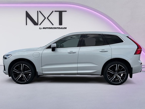 Volvo XC60 2 of 26