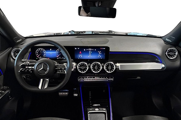 Mercedes-Benz GLB200 8 of 12