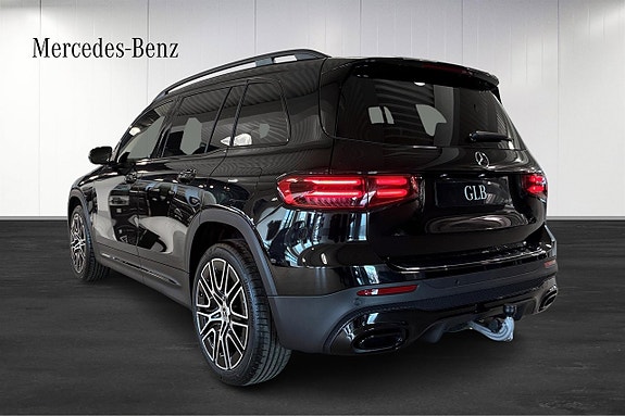 Mercedes-Benz GLB200 3 of 5