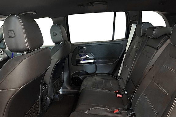 Mercedes-Benz GLB200 10 of 12