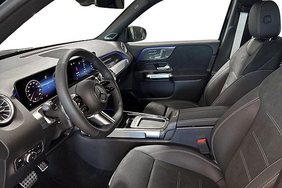 Mercedes-Benz GLB200 11 of 12