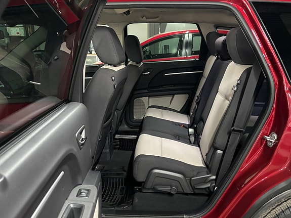 Dodge Journey 13 of 17