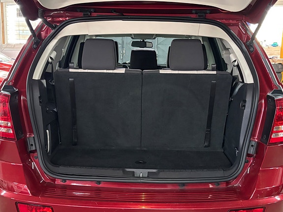 Dodge Journey 7 of 17