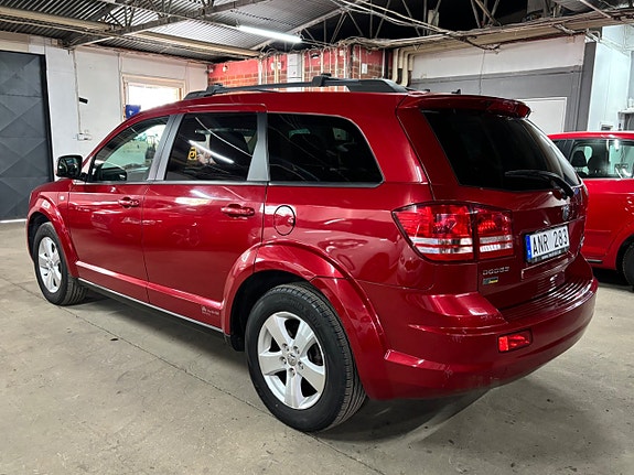 Dodge Journey 4 of 17