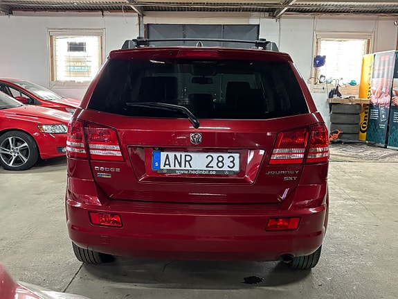 Dodge Journey 5 of 17
