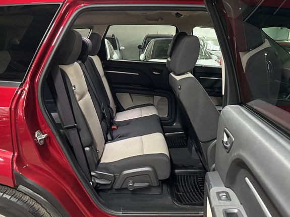 Dodge Journey 12 of 17