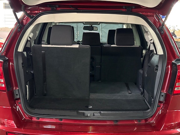 Dodge Journey 8 of 17