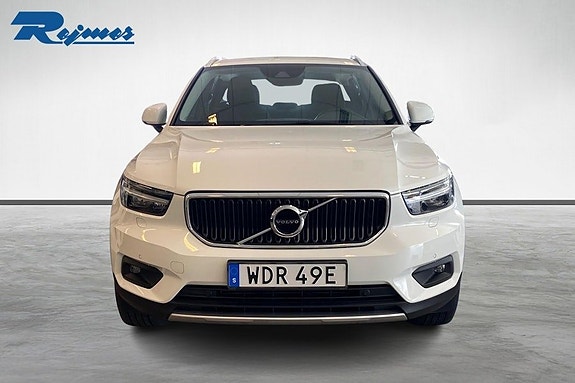 Volvo XC40 16 of 17