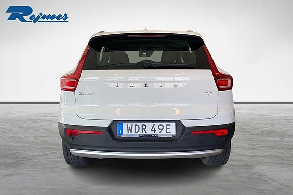 Volvo XC40 17 of 17