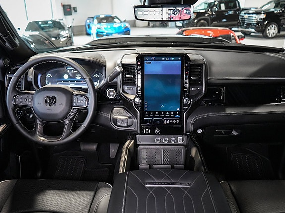 Dodge RAM 2500 13 of 30