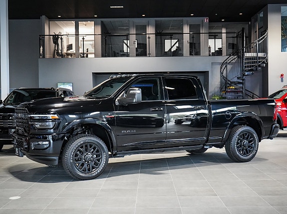 Dodge RAM 2500 2 of 5