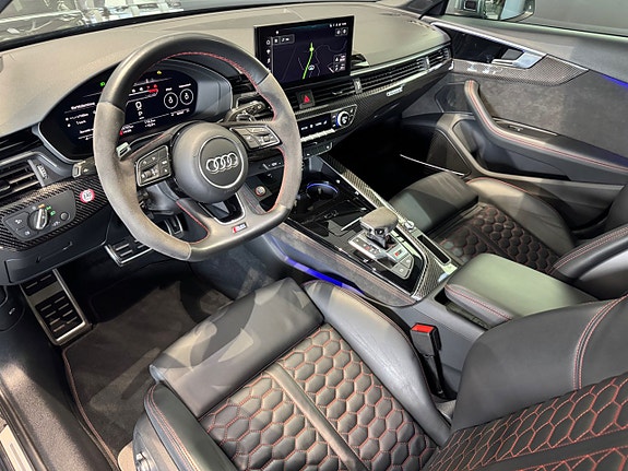 Audi RS4 4 of 5