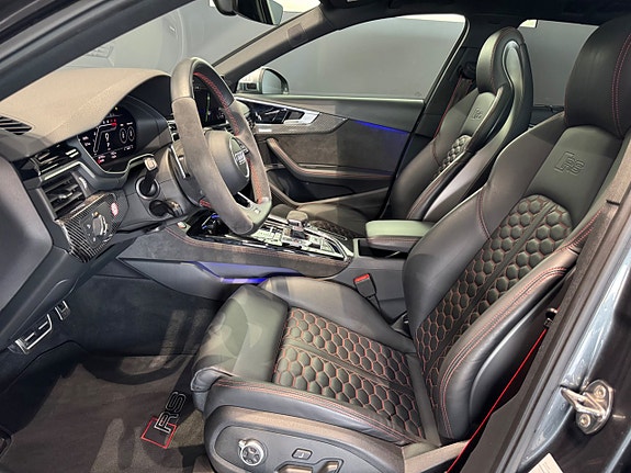 Audi RS4 3 of 5