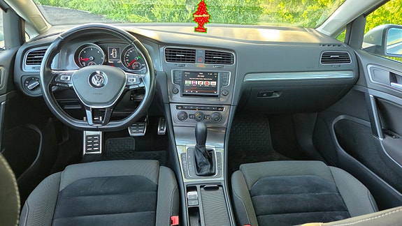 Volkswagen Golf Alltrack 8 of 9
